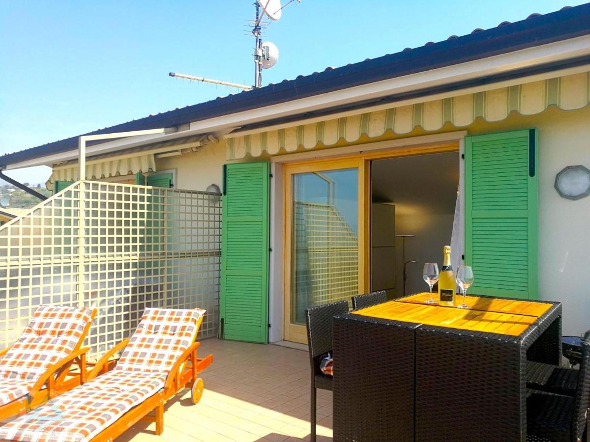 Апартаменты Casa Chiare - Immobiliare Azzurra Бардолино Экстерьер фото