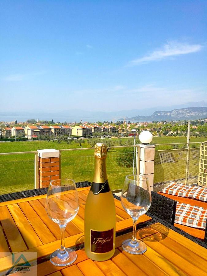 Апартаменты Casa Chiare - Immobiliare Azzurra Бардолино Экстерьер фото