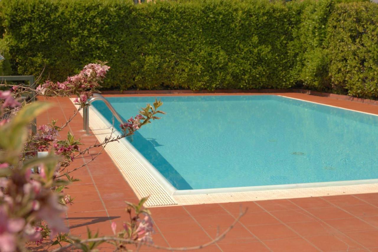 Апартаменты Casa Chiare - Immobiliare Azzurra Бардолино Экстерьер фото